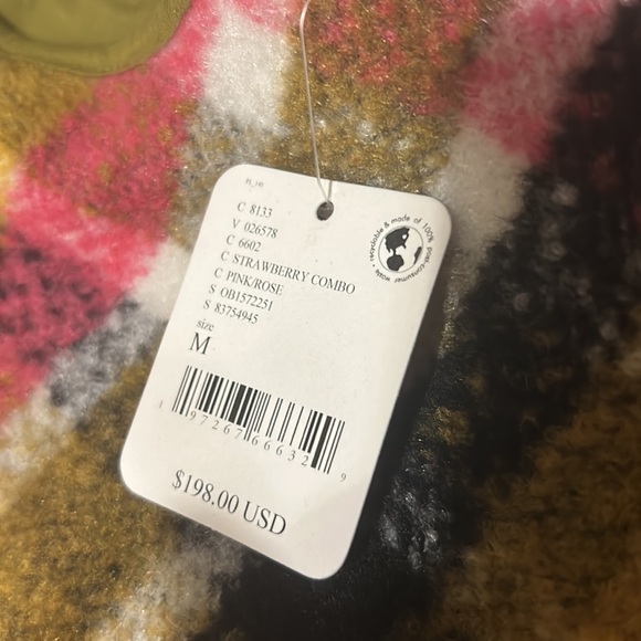 We The Free Wrapped Up Blanket Vest - Picture 5 of 10